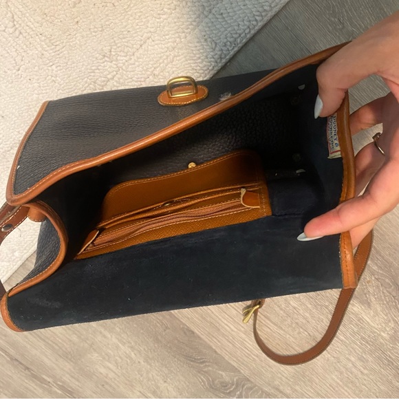 Dooney & Bourke crossbody navy blue large - Picture 2 of 3